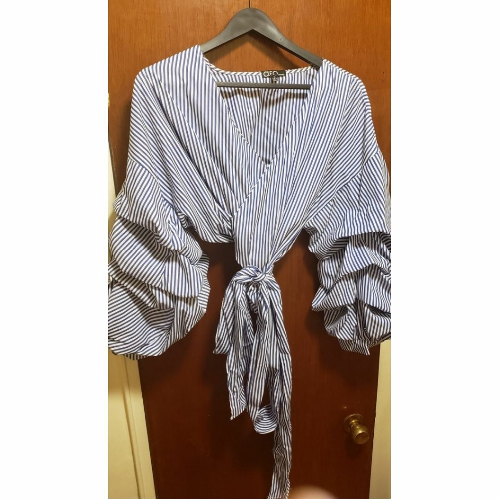 Puff Sleeve Stripe Wrap Top size 1x
